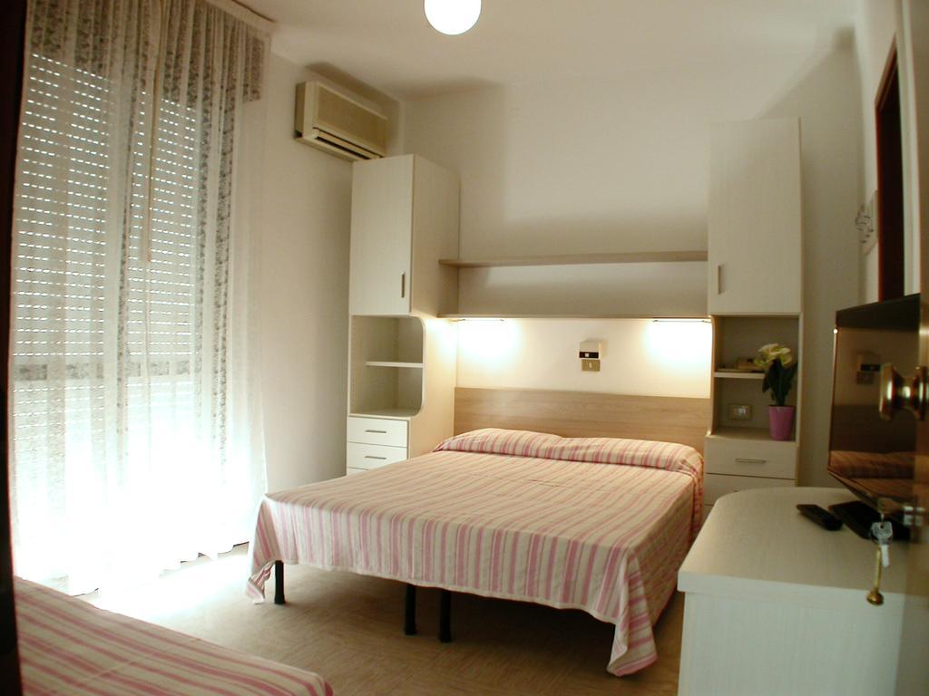 לידו די ג'סולו Albergo Aquila חדר תמונה