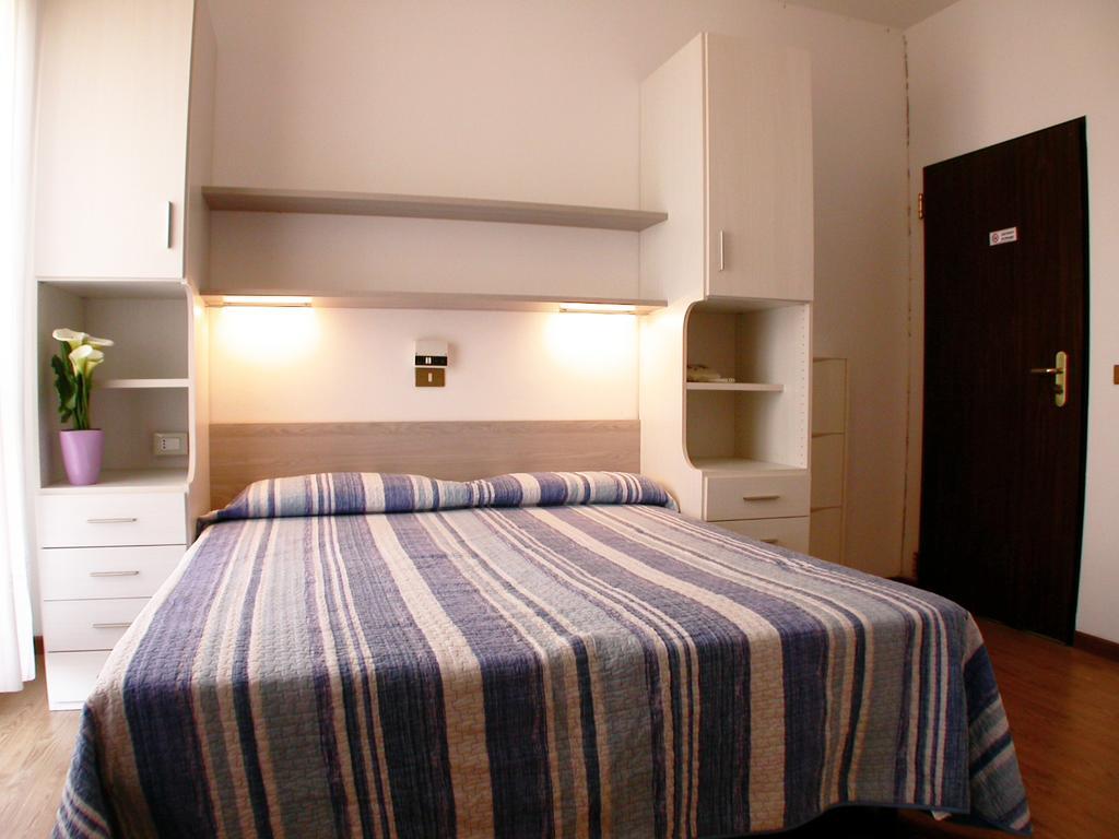 לידו די ג'סולו Albergo Aquila חדר תמונה